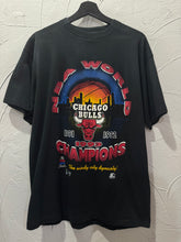 1993 Starter Chicago Bulls Champions Skyline TShirt. Large