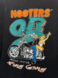90s Hooters Motorcycle Fang Gang TShirt. XLarge
