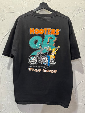 90s Hooters Motorcycle Fang Gang TShirt. XLarge