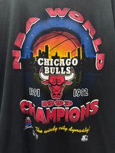1993 Starter Chicago Bulls Champions Skyline TShirt. Large
