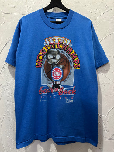 1990 Detroit Pistons Back To Back World Champs TShirt. XLarge