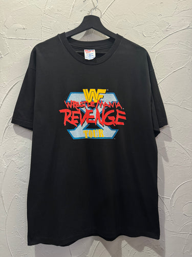 90s WWF Wrestlemania Revenge Wrestling TShirt. Large