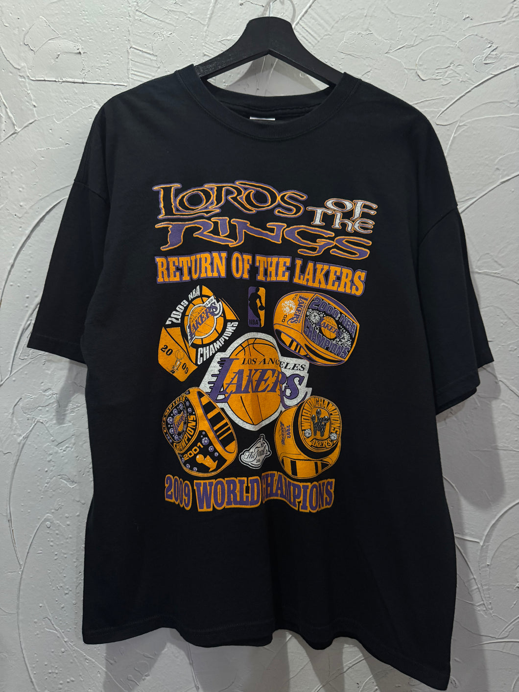 2009 Los Angeles Lakers Lord Of The Rings TShirt. XLarge