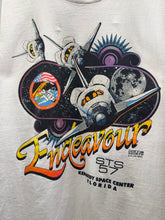 1992 Kennedy Space Center Endeavor TShirt. XLarge
