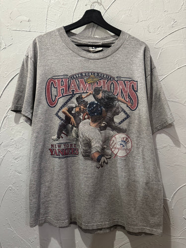 1996 New York Yankees World Series Champs TShirt. Large